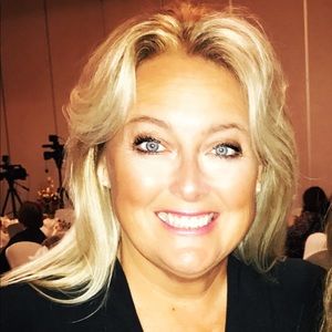 Meet your Posher, Angie